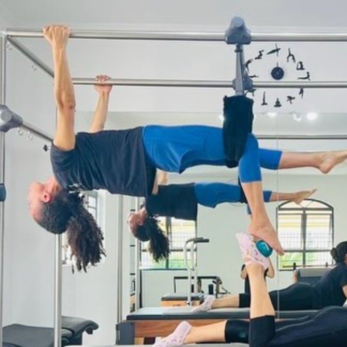 Aula no Cadillac com exercício suspenso